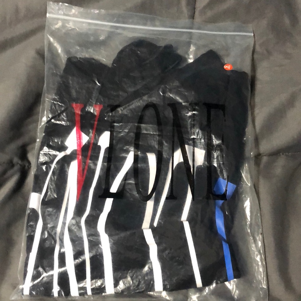 Vlone t shirt